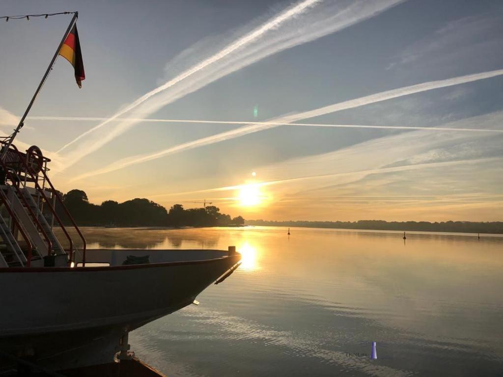 Hausboot Fjord Nordstern Mit Dachterrasse In Schleswig 호텔 외부 사진