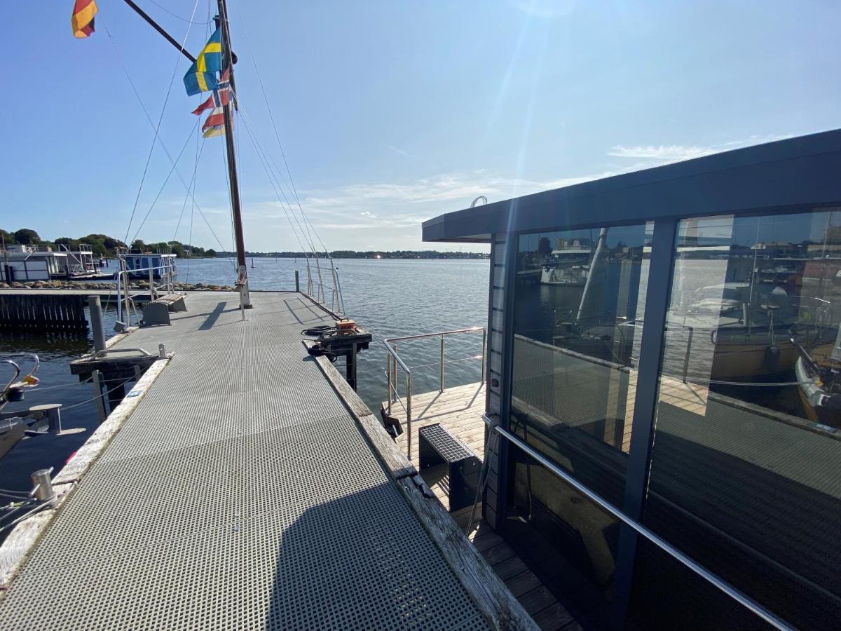 Hausboot Fjord Nordstern Mit Dachterrasse In Schleswig 호텔 외부 사진